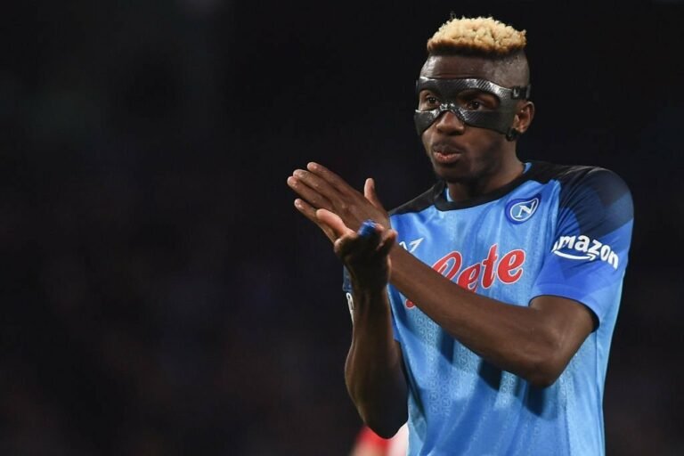 Osimhen fala sobre seu futuro no Napoli e rumores de acerto com o Manchester United