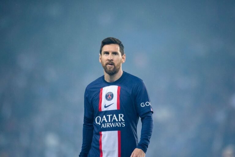Messi quer voltar ao Barcelona e não pretende renovar seu contrato com o PSG, afirma jornalista