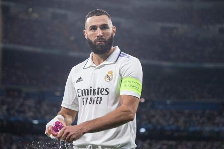 Real Madrid e Ancelotti estão insatisfeitos com desempenho de Benzema, afirma jornal