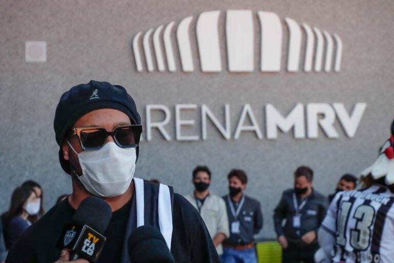 Atlético-MG tenta acertar novo acordo com Ronaldinho Gaúcho para quitar dívida