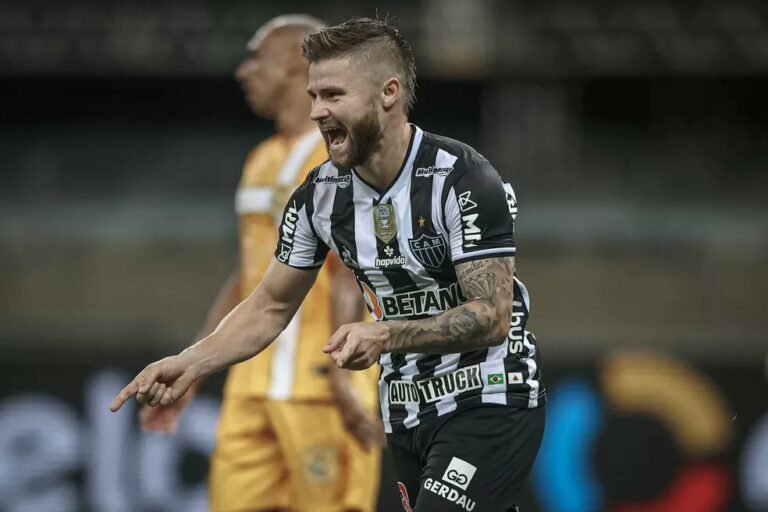 Com a venda de Sasha, Atlético-MG terá de repassar valores ao Santos