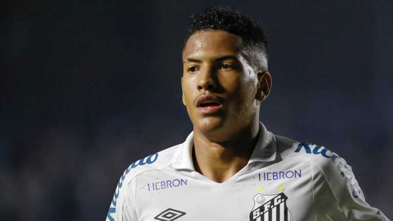 Flamengo faz nova oferta e se aproxima de Ângelo, do Santos