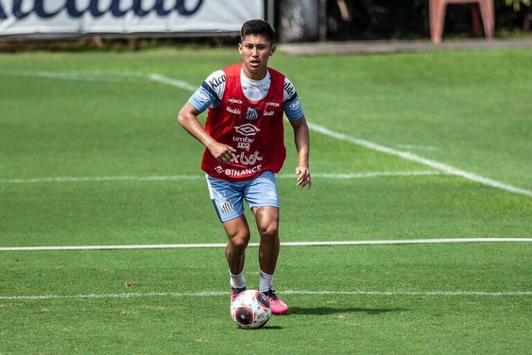 Mesmo sem atuar pelo Santos, Miguelito é convocado para Seleção Boliviana