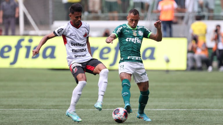 Palmeiras chega à final do Paulistão e supera arquirrival Corinthians