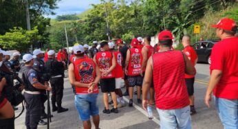 Torcedores do Flamengo protestam contra o time no CT; Gabigol foi xingado
