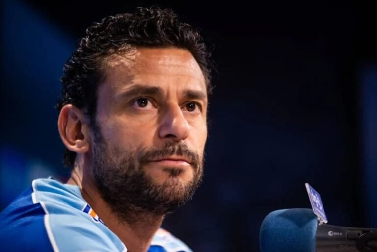 Justiça cita SAF do Cruzeiro a pagar mais de R$ 30 milhões a Fred em 48 horas