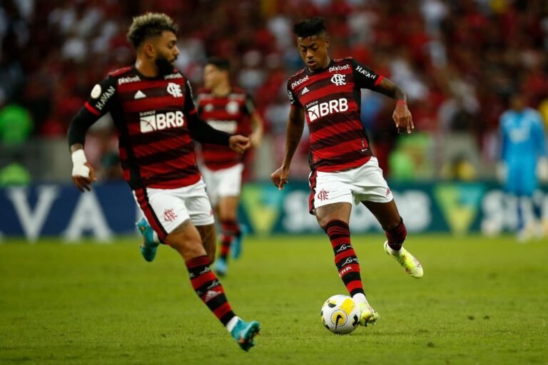 Acima das expectativas, Bruno Henrique pode retornar no primeiro semestre