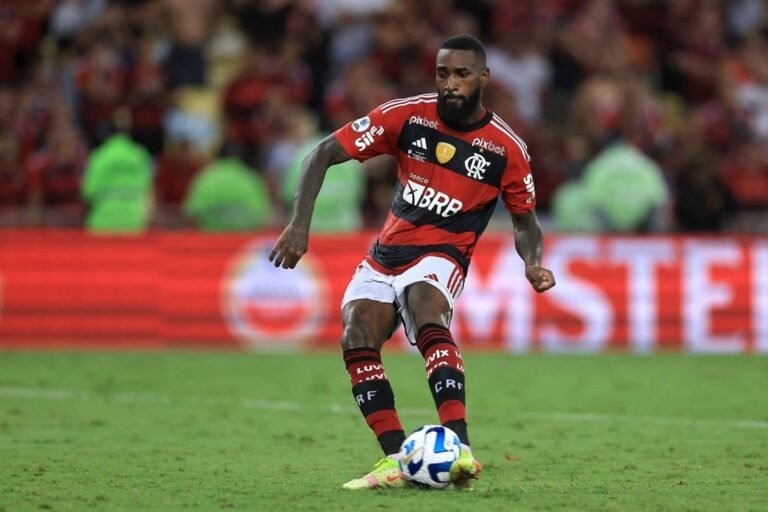 Flamengo adota estratégia dos últimos anos e contrata pouco no primeiro semestre