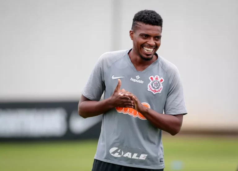 Corinthians quita dívida milionária na FIFA com o Mônaco por Jemerson, do Atlético-MG