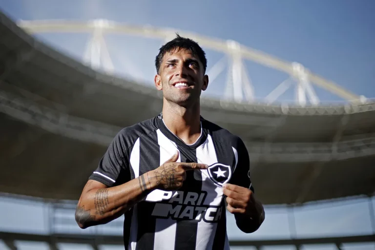 Di Plácido é regularizado, mas não poderá estrear pelo Botafogo contra o Resende