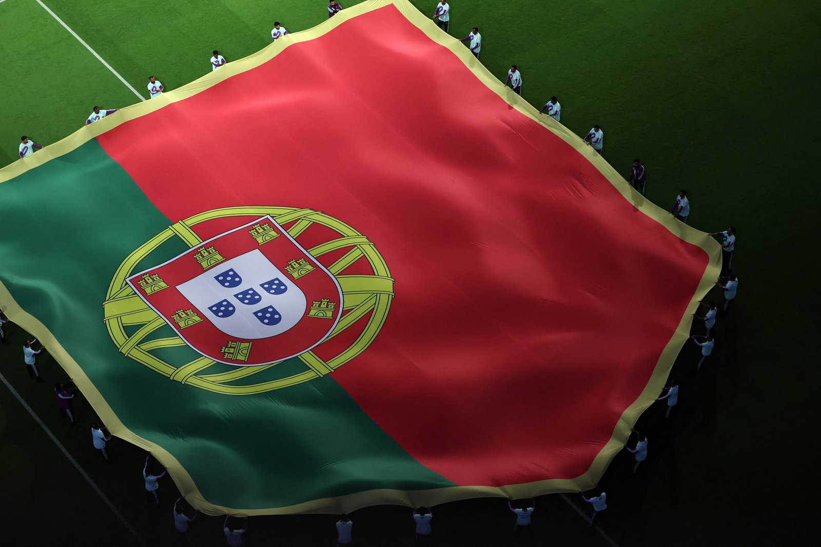 Goleiro agride violentamente atacante em Portugal