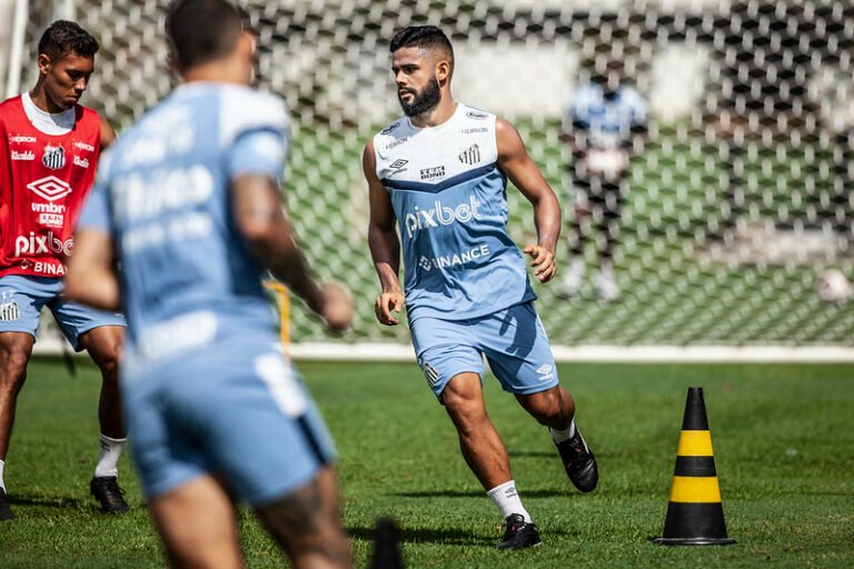 Felipe Jonatan evolui, mas ainda é dúvida contra Ituano