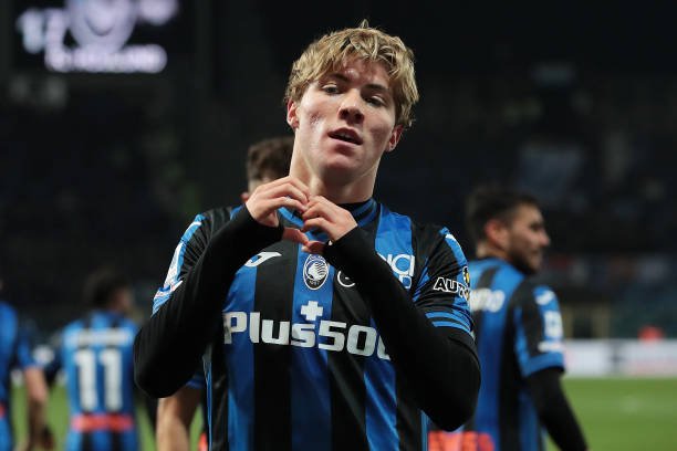 Arsenal, Real Madrid e Juventus disputam contratação de “novo Haaland”