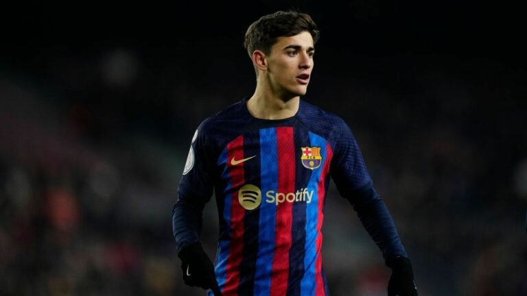 Após ter renovação suspensa, Gavi poderá deixar o Barcelona de graça