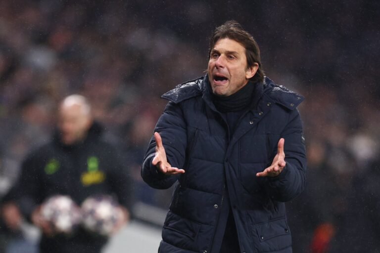 Antonio Conte, técnico do Tottenham dispara contra os jogadores: ‘Egoístas’