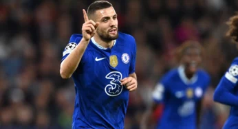 Liverpool, United e City estão interessados em volante do Chelsea