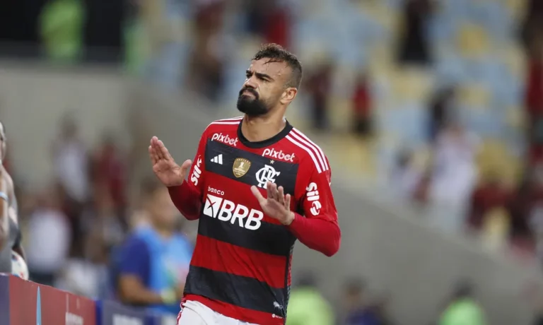 Vidal exalta Fabrício Bruno em suas redes sociais: “Europa te espera”