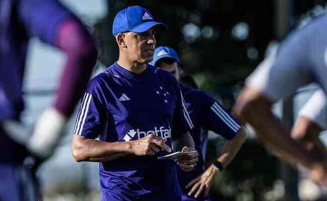 Técnico do Cruzeiro, Pepa projeta prioridade do clube antes da estreia na Copa do Brasil