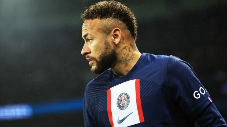 PSG está disposto a pagar para rescindir contrato de Neymar, diz jornalista