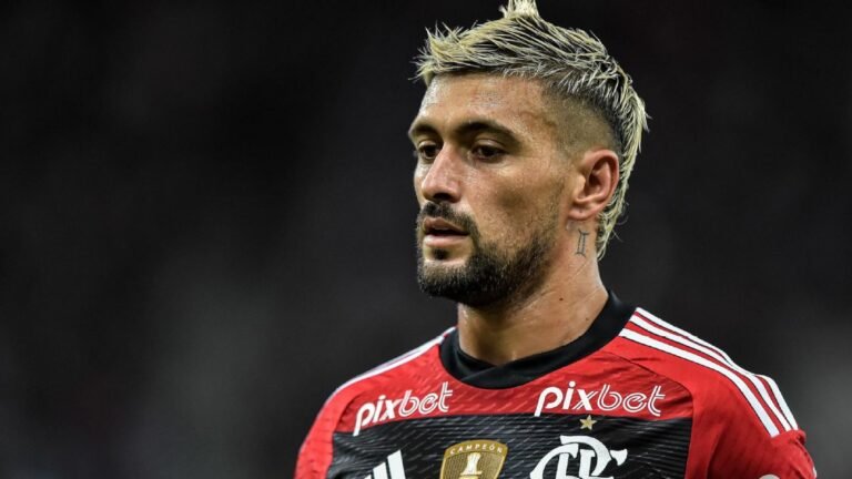 Arrascaeta já perdeu quase 50 jogos pelo Flamengo por problemas físicos