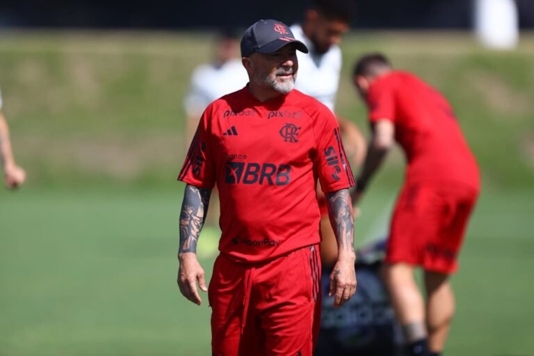 Sampaoli tenta manter 100% de aproveitamento em estreias no Brasileirão