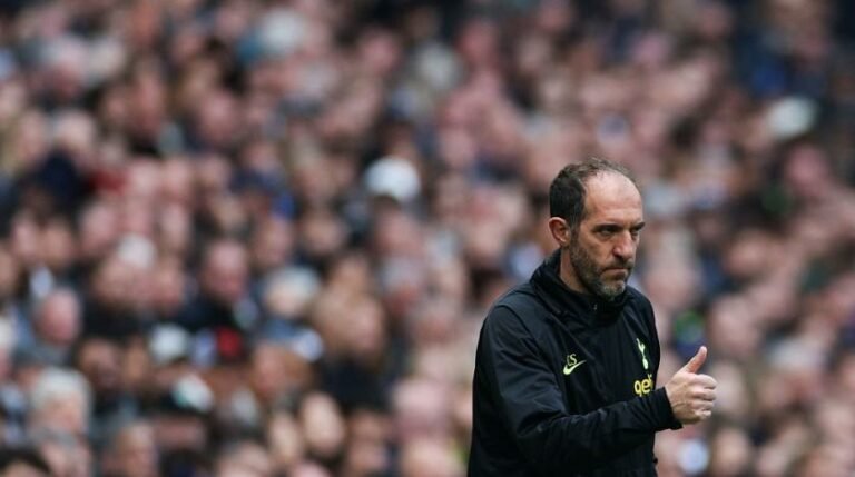 Tottenham anuncia demissão de técnico interino; clube será comandado por outro interino