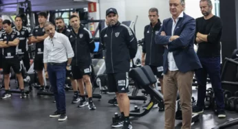 Presidência do Atlético-MG tem reunião com Coudet e permanência do treinador é incerta