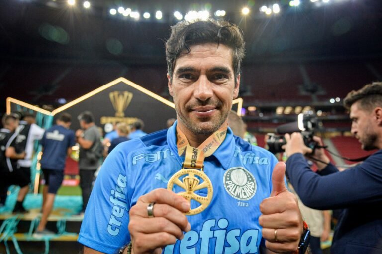 Abel Ferreira, do Palmeiras, é avaliado para assumir comando técnico do Chelsea