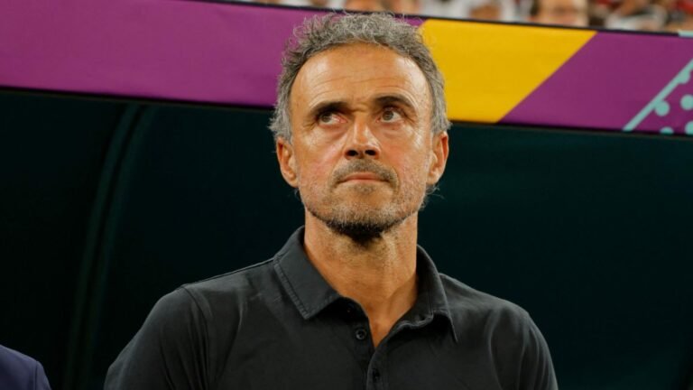 Luís Enrique, ex-técnico da Espanha está em Londres para conversar com o Chelsea
