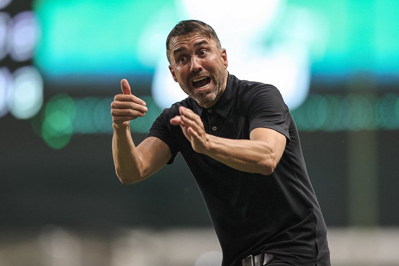 Atlético bate América e Coudet chega a sua primeira vitória em clássicos no Brasil