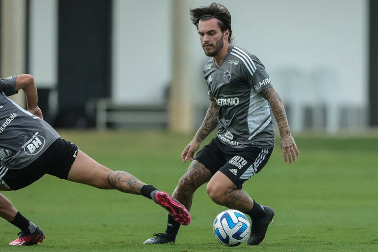 Nathan resiste em deixar o Atlético-MG e Grêmio pode desistir de negociação