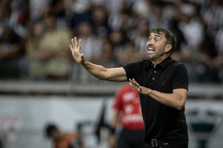 Com futuro incerto no Atlético-MG, nome de Eduardo Coudet agrada a diretoria do Flamengo