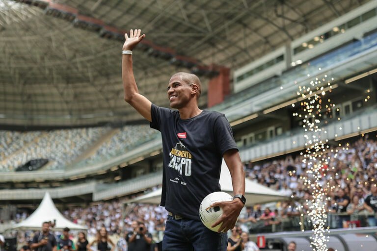 Atlético-MG prepara Jogo das Lendas na Arena MRV, com show de Zeca Pagodinho, para junho