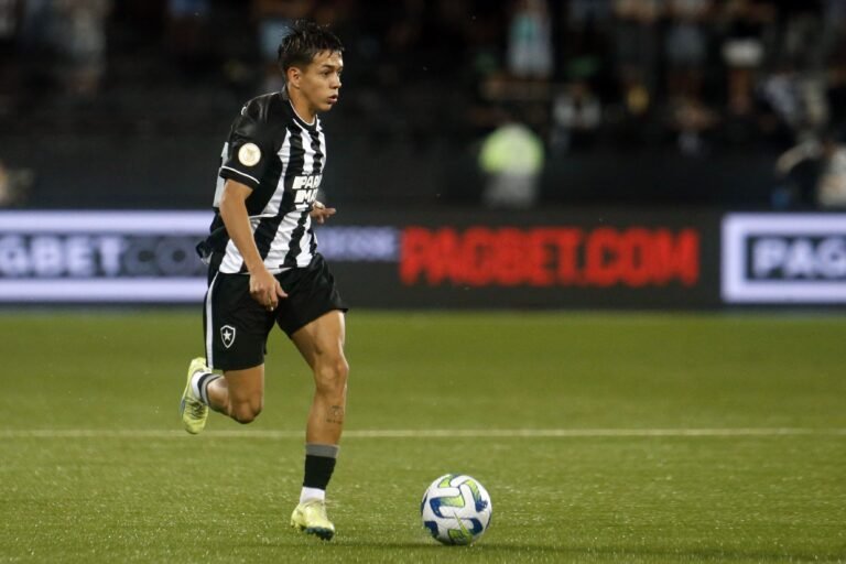 Matías Segovia estreia bem no Botafogo e recebe elogio de John Textor