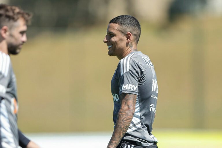 Em estágio final de transição, Arana já tem data para retornar ao time do Atlético-MG