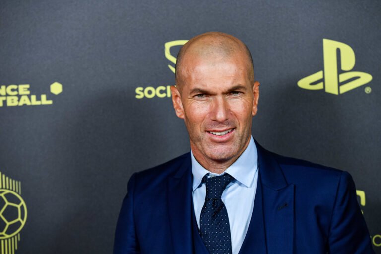 Com saída de Galtier, PSG sonda três técnicos, mas prioriza Zidane