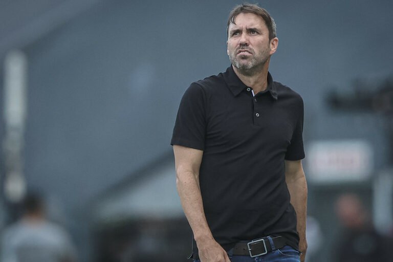 Atlético-MG empata e segue com retrospecto negativo na Vila Belmiro