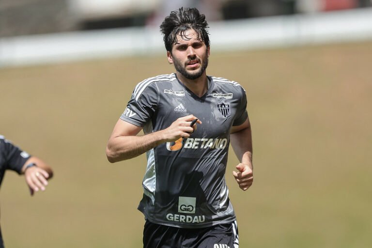 Atlético-MG vive expectativa do retorno de quatro jogadores nos próximos dias