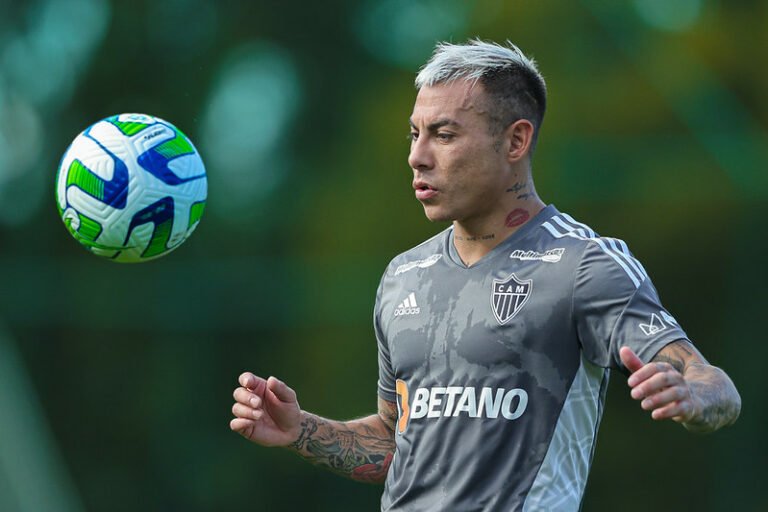 Com contrato até dezembro de 2024 e feliz no Atlético, Eduardo Vargas pretende continuar no clube