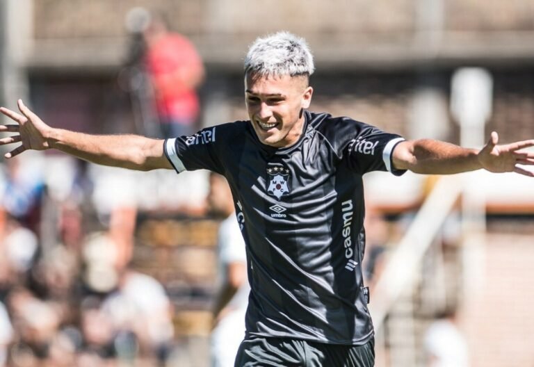 Botafogo encaminha contratação de Diego Hernández para julho