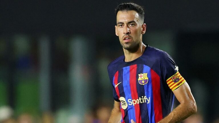 Busquets avalia permanência no Barcelona após oferta com redução salarial considerável