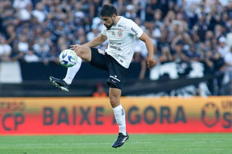 Corinthians oferece alto salário para renovar com Bruno Méndez