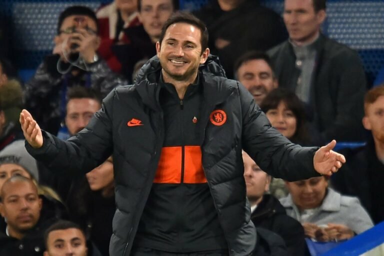 Chelsea mantém conversas com Frank Lampard para o restante da temporada