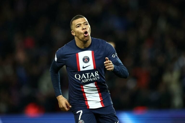 Mbappé se torna o maior artilheiro da história do PSG na Ligue 1