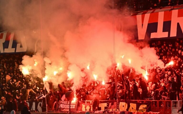 Torcida organizada do PSG critica diretoria do PSG: “Tem motorista neste avião?”