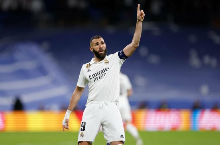 Real Madrid renova com Benzema até 2024