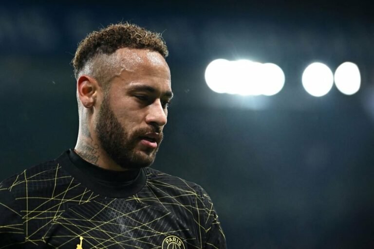 PSG aceita vender Neymar e futuro do brasileiro é incerto em Paris