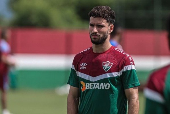 Após sair contundido, Martinelli deve ficar fora por um mês do Fluminense