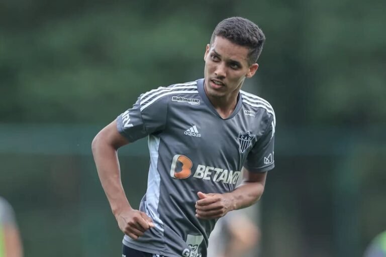 Atlético-MG e Pedrinho ajustam detalhes para prorrogar empréstimo