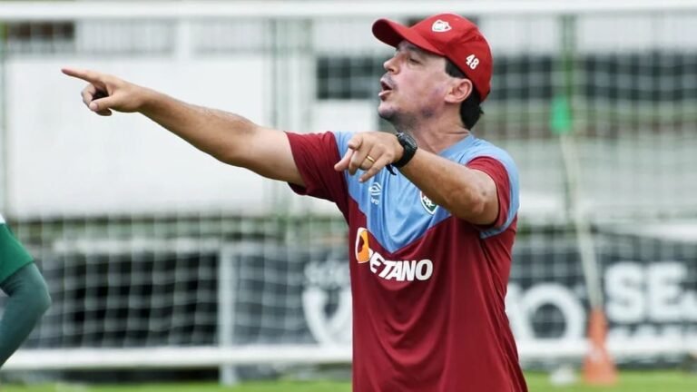 Diniz poupa jogadores e Fluminense terá time misto contra o Fortaleza